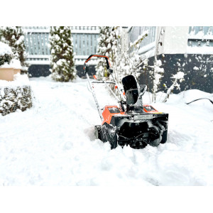 Аккумуляторный снегоуборщик YARD FOX BASIC 4625E